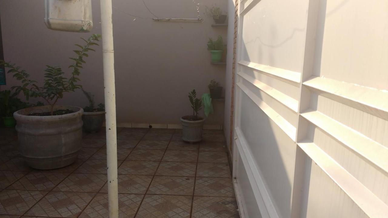 casa a 5 minutos do aeroporto e Univida Araraquara Exterior foto